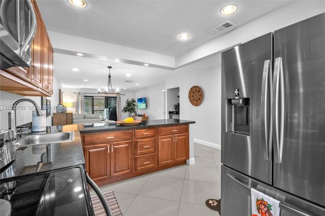 7956 Eastlake Drive F, Boca Raton, FL 33433