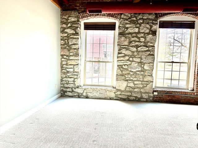 12 Brookside Rd 3, Westford, MA 01886