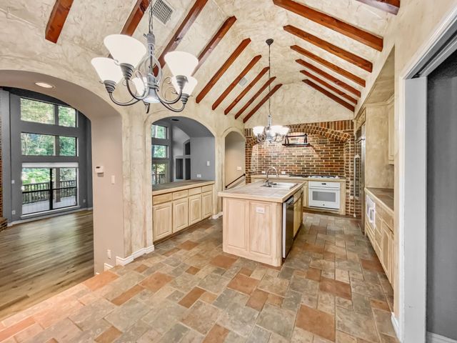 1314 Creekwood Drive, Garland, TX 75044