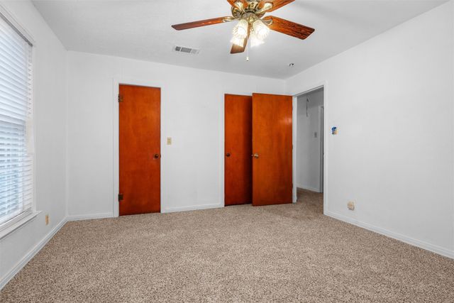 3233 Jane Lane, Haltom City, TX 76117