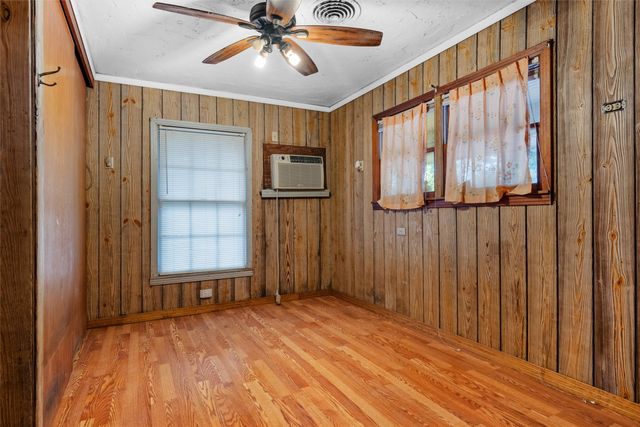 3233 Jane Lane, Haltom City, TX 76117