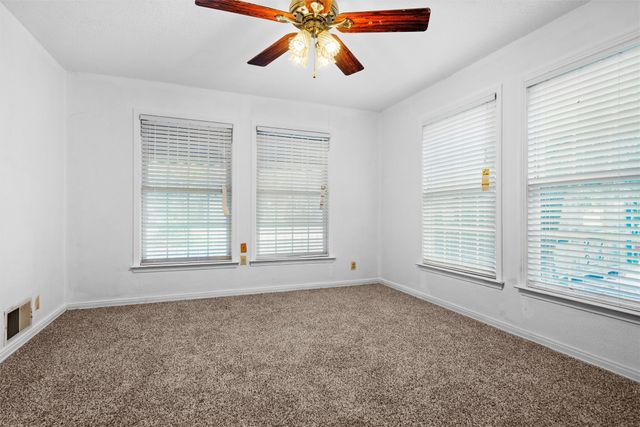 3233 Jane Lane, Haltom City, TX 76117