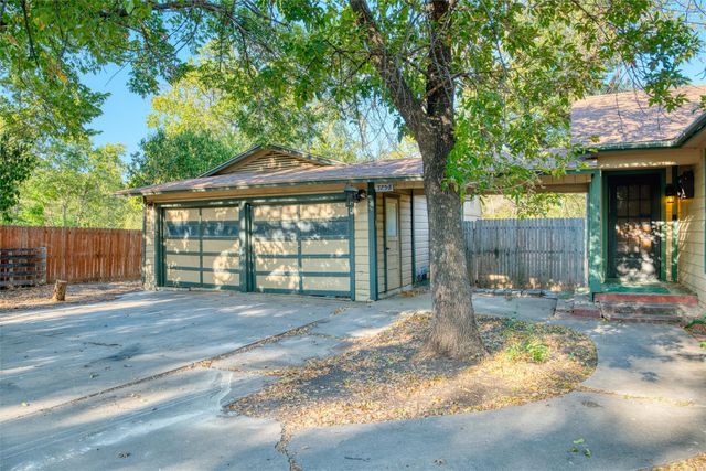 3233 Jane Lane, Haltom City, TX 76117