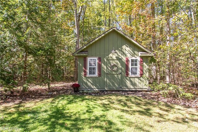 10770 Locust Grove Drive, Chardon, OH 44024