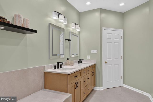 8100 HOLLOW TREE LN, Upper Marlboro, MD 20772