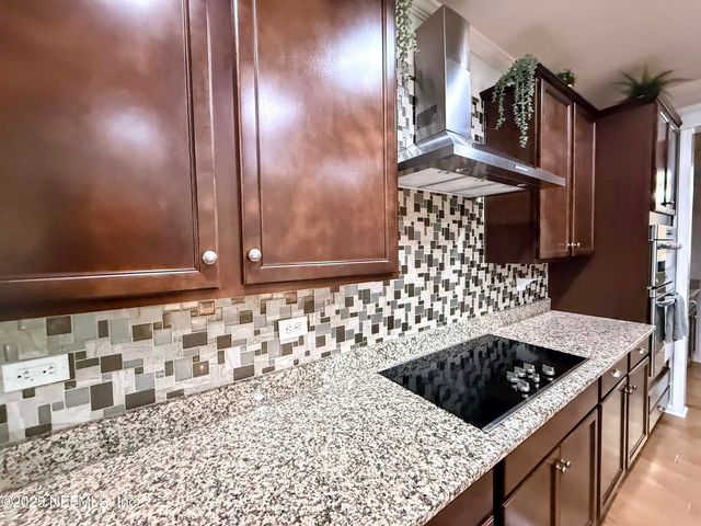 102 ANN SCOTT Drive, St. Johns, FL 32259