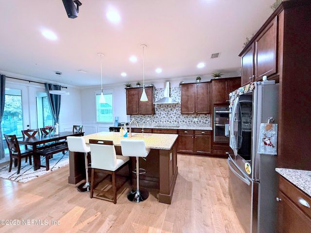 102 ANN SCOTT Drive, St. Johns, FL 32259