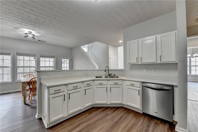 6670 Island Point Drive, Buford, GA 30518