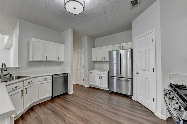 6670 Island Point Drive, Buford, GA 30518