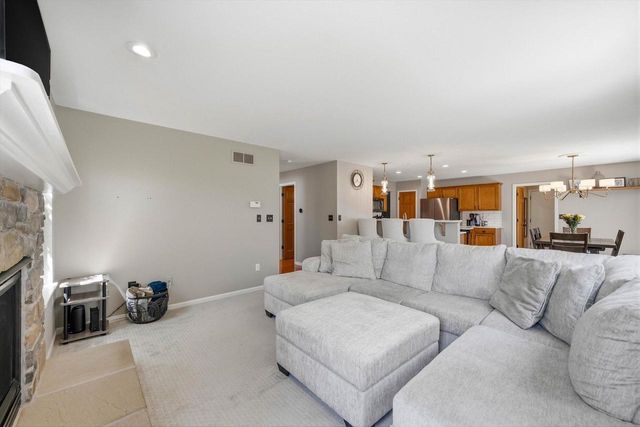 1192 Iris LANE, Grafton, WI 53024