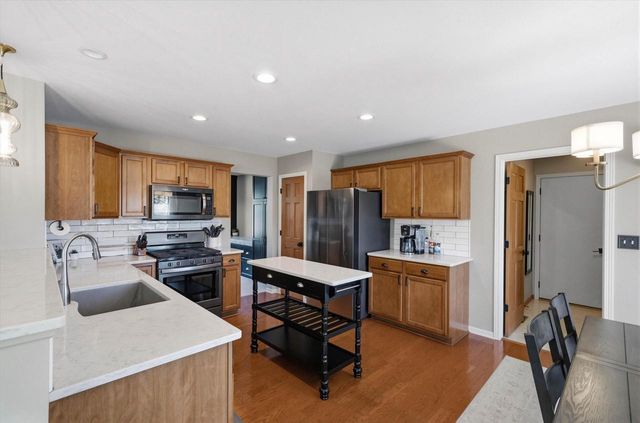 1192 Iris LANE, Grafton, WI 53024