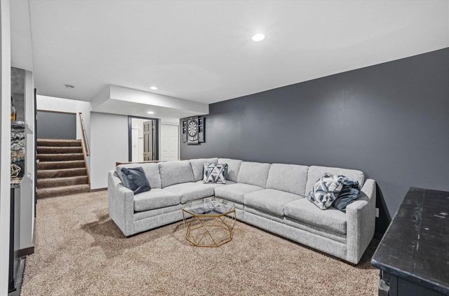 1192 Iris LANE, Grafton, WI 53024