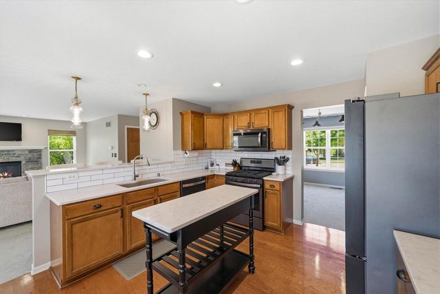 1192 Iris LANE, Grafton, WI 53024