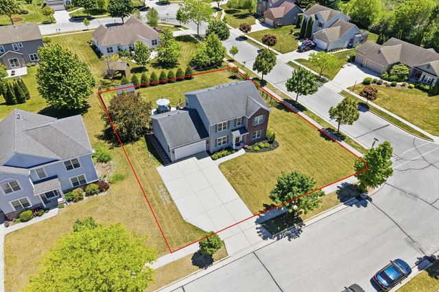 1192 Iris LANE, Grafton, WI 53024