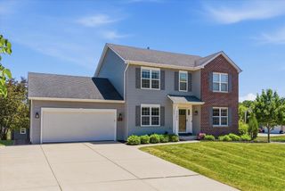1192 Iris LANE, Grafton, WI 53024