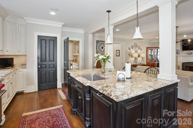 309 Hempstead Place, Charlotte, NC 28207