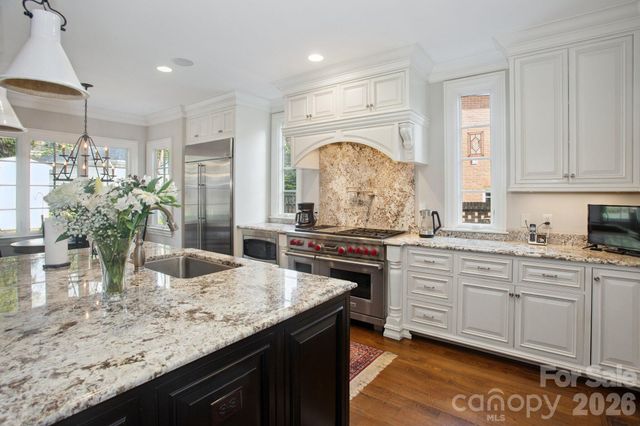 309 Hempstead Place, Charlotte, NC 28207