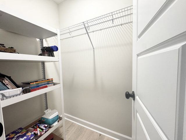 958 Alton Dr, Clarksville, TN 37043