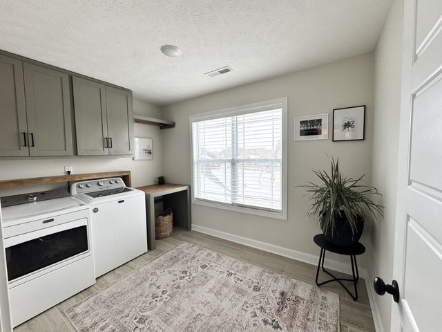 958 Alton Dr, Clarksville, TN 37043