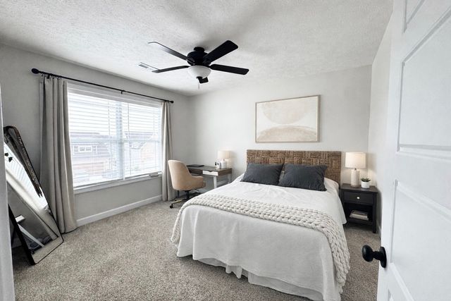 958 Alton Dr, Clarksville, TN 37043