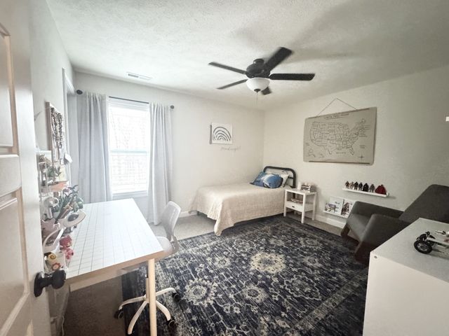 958 Alton Dr, Clarksville, TN 37043