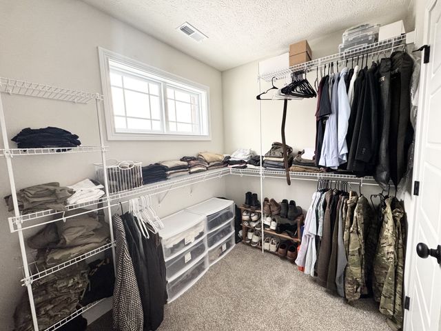 958 Alton Dr, Clarksville, TN 37043