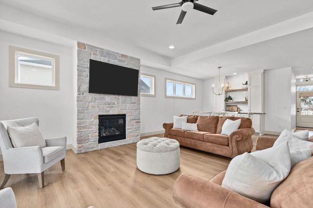 N9046 SOUTHTOWNE DRIVE, Menasha, WI 54952