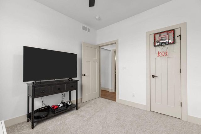 N9046 SOUTHTOWNE DRIVE, Menasha, WI 54952