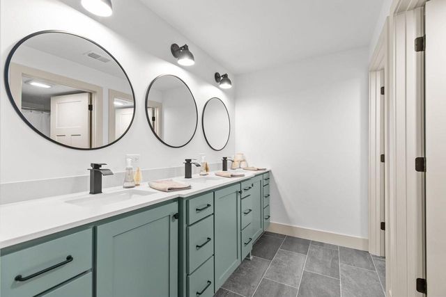 N9046 SOUTHTOWNE DRIVE, Menasha, WI 54952