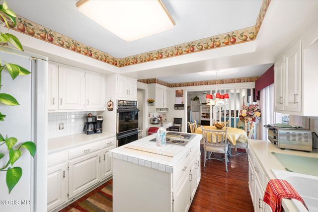 4456 Woodbriar Drive, Toledo, OH 43623