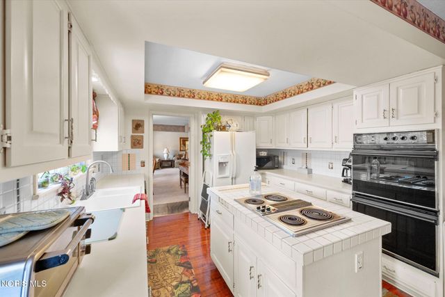 4456 Woodbriar Drive, Toledo, OH 43623