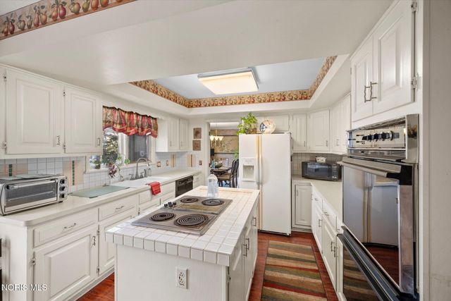 4456 Woodbriar Drive, Toledo, OH 43623