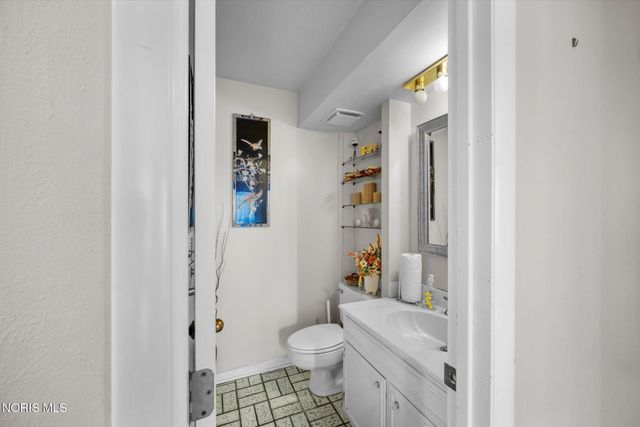 4456 Woodbriar Drive, Toledo, OH 43623