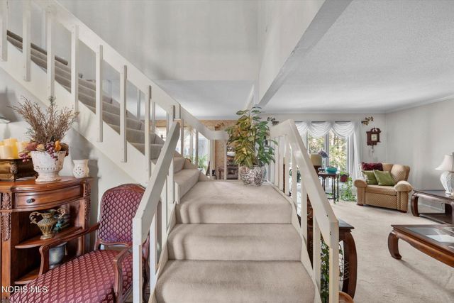 4456 Woodbriar Drive, Toledo, OH 43623