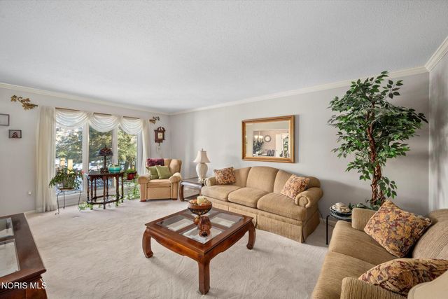 4456 Woodbriar Drive, Toledo, OH 43623