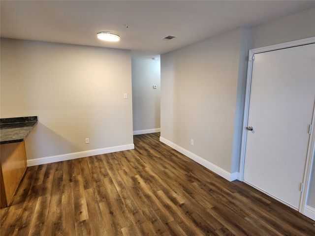 607 Hollyberry Drive, Mansfield, TX 76063