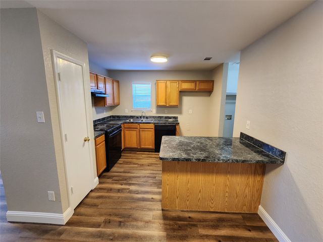607 Hollyberry Drive, Mansfield, TX 76063