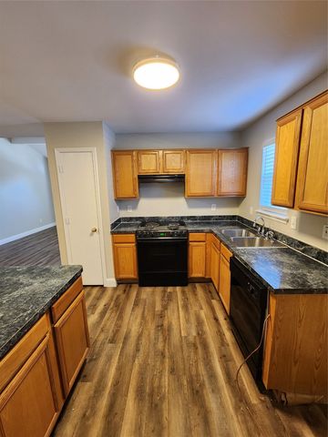 607 Hollyberry Drive, Mansfield, TX 76063