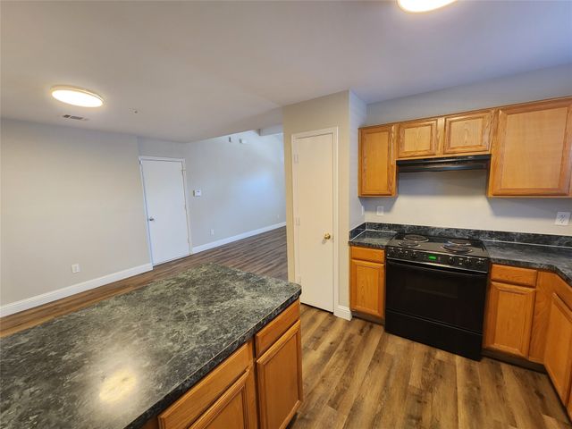 607 Hollyberry Drive, Mansfield, TX 76063