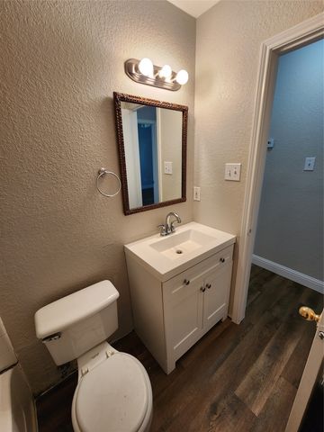 607 Hollyberry Drive, Mansfield, TX 76063