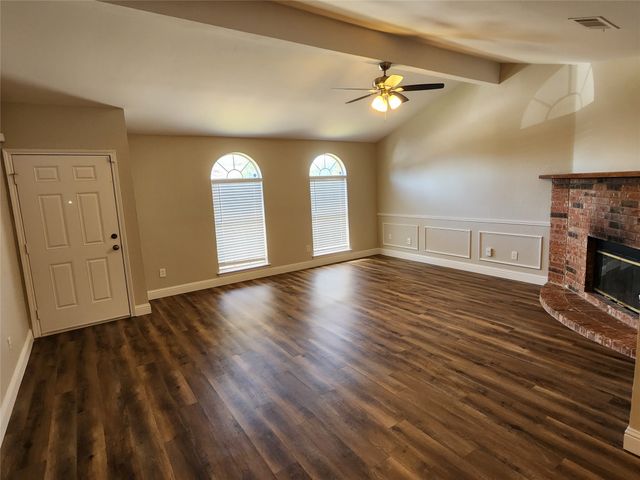 607 Hollyberry Drive, Mansfield, TX 76063