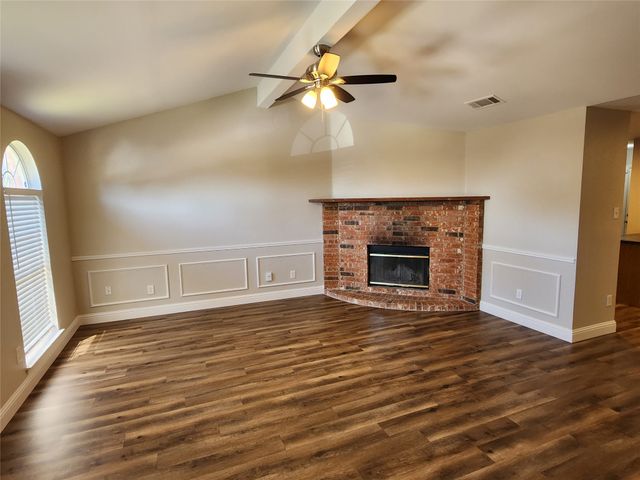 607 Hollyberry Drive, Mansfield, TX 76063