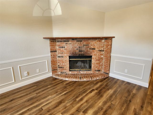 607 Hollyberry Drive, Mansfield, TX 76063