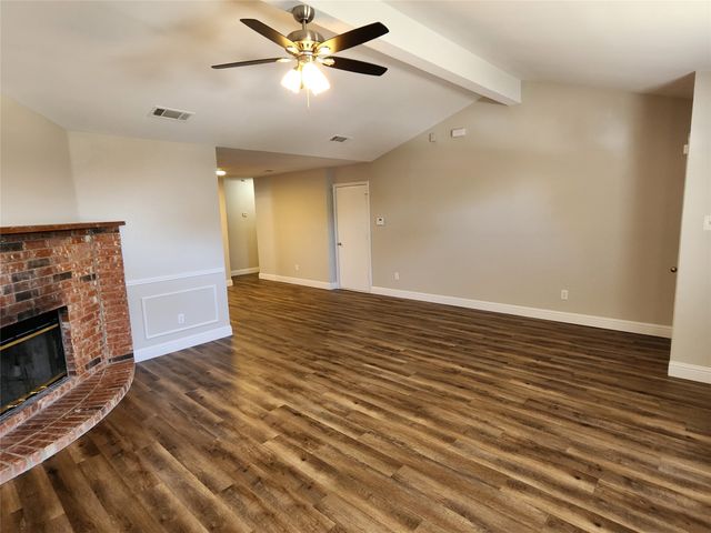 607 Hollyberry Drive, Mansfield, TX 76063