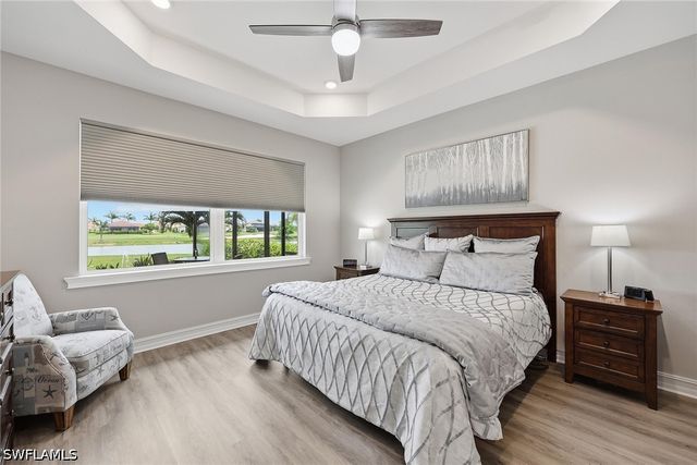 18699 Ensenada DR, Naples, FL 34114