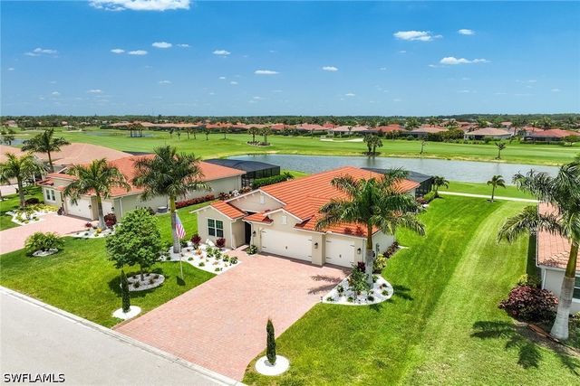18699 Ensenada DR, Naples, FL 34114