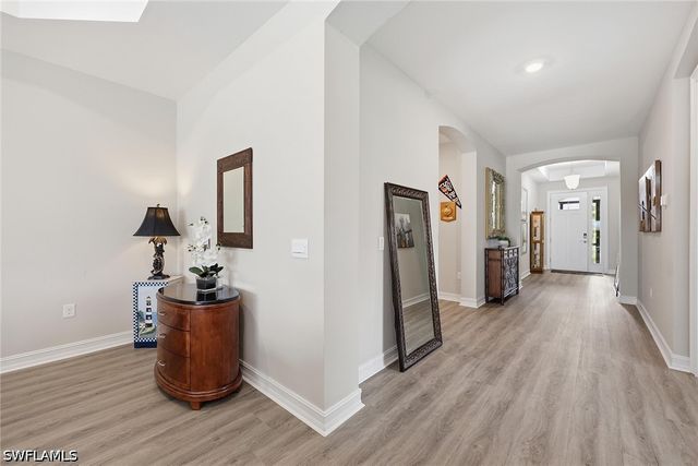 18699 Ensenada DR, Naples, FL 34114