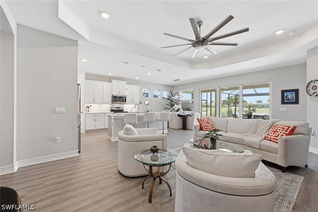 18699 Ensenada DR, Naples, FL 34114