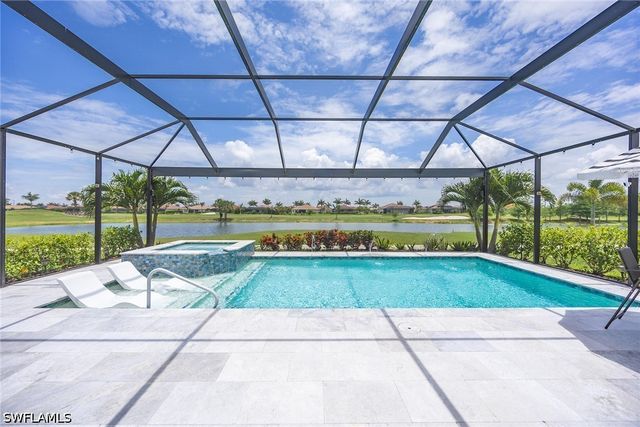 18699 Ensenada DR, Naples, FL 34114