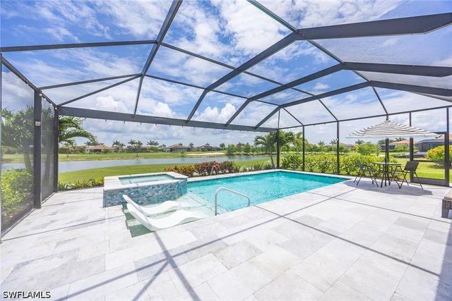 18699 Ensenada DR, Naples, FL 34114